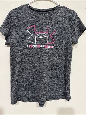 Girls YXL under Armour Tshirt